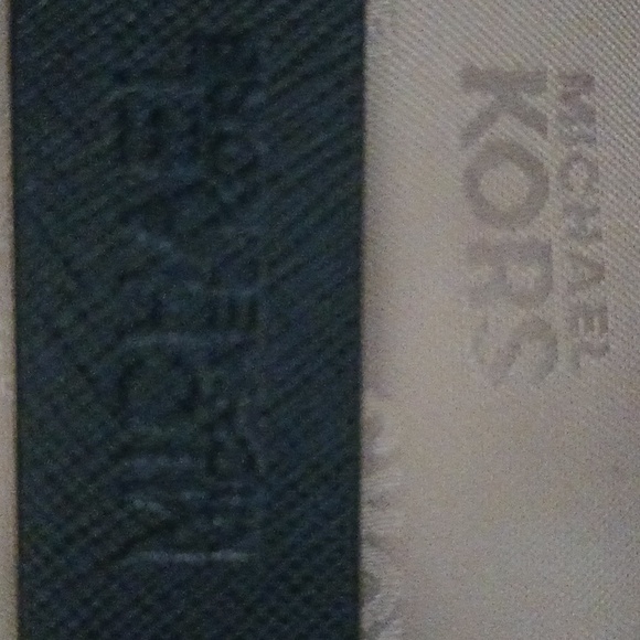 Michael Kors bag🎀 - Picture 4 of 6